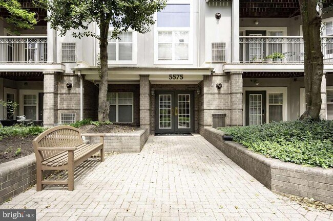 Building Photo - 5575 Seminary Rd