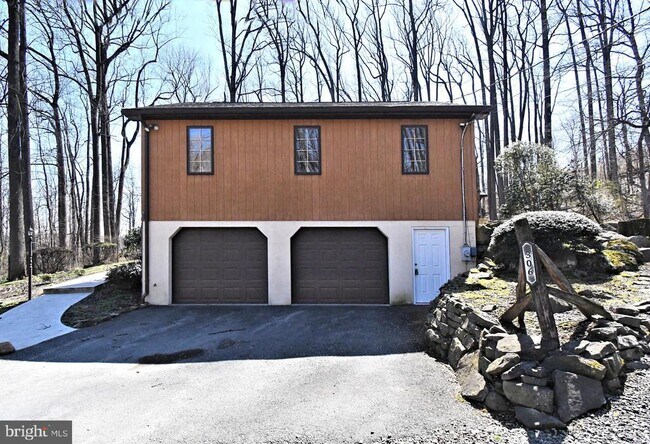 Building Photo - 306 Cedar Hill Rd