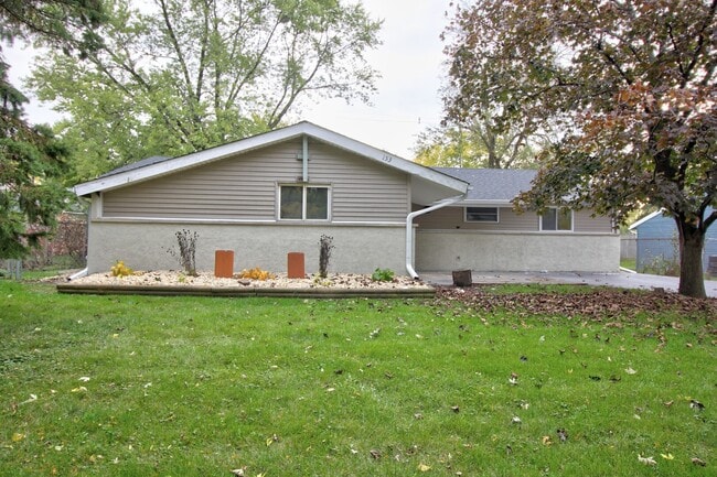 Primary Photo - 153 W Briarcliff Rd