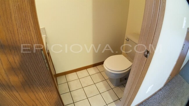 Building Photo - 1320 Daleview Dr