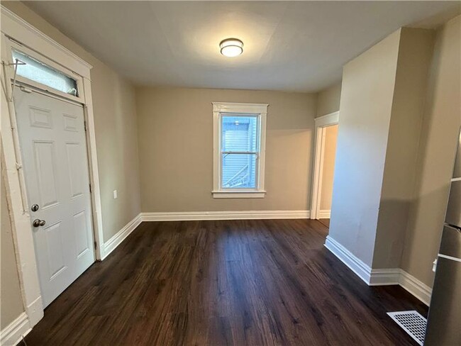 Building Photo - 139 Park Ave