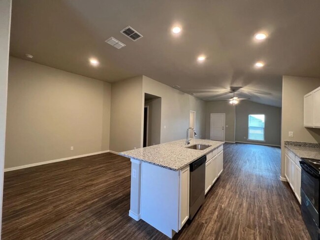 Building Photo - 3 Bedroom Home In Frenship ISD!