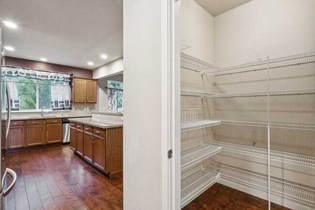 Building Photo - Well maintained 4-Bedroom 2.5 bath Graham home w/ Multiple Living Areas