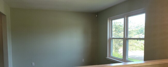 Building Photo - Beautiful  & Charming 4-Bedroom Home with ...