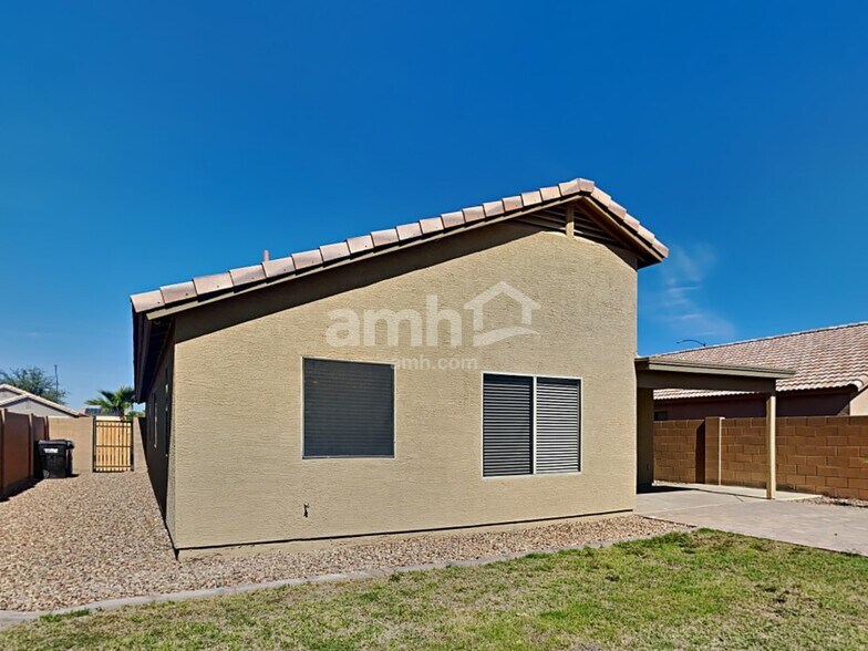 Building Photo - 12577 W Amelia Ave