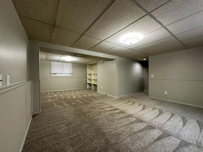 Building Photo - 2130 Essex Rd