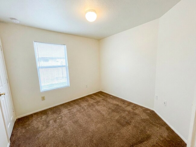 Building Photo - Kamary Lane-15418-15420