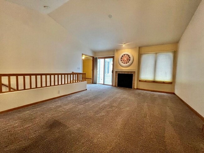 Building Photo - Charming 2-Bedroom Townhome in SW Fort Collins