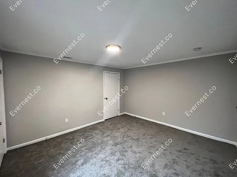 Building Photo - 524 Pollock St