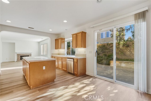 Building Photo - 6 Sutton