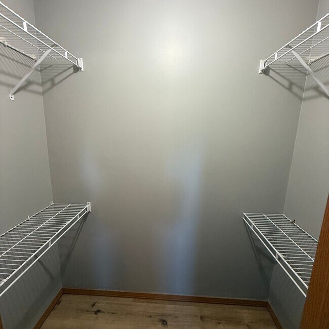 Building Photo - Beautiful 3 bedroom 2 Bathroom home in Wil...