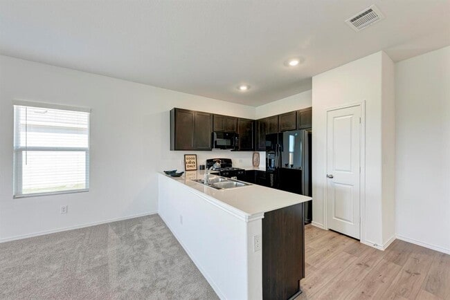 Building Photo - 611 Halfmoon Dr