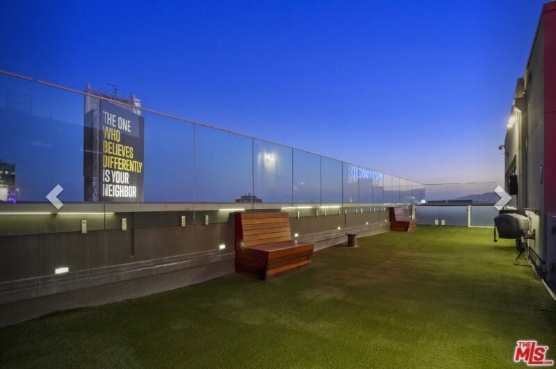 Building Photo - 6250 Hollywood Blvd