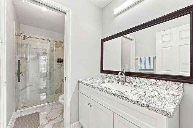 Building Photo - 2537 Chatham Cir
