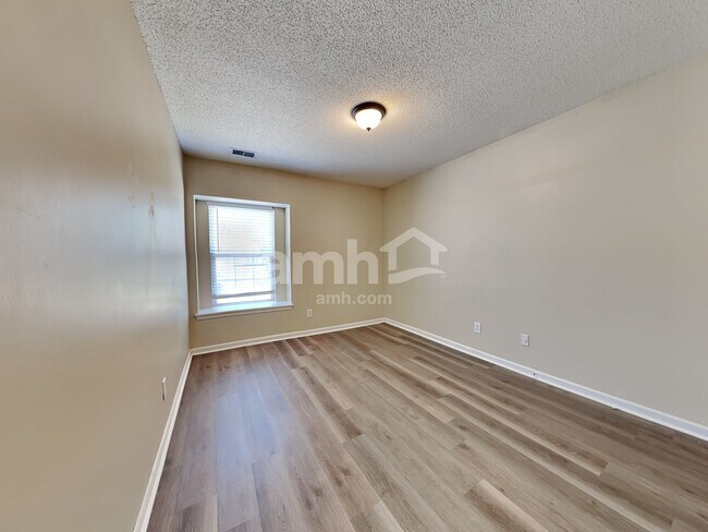 Building Photo - 186 Chemistry Cir