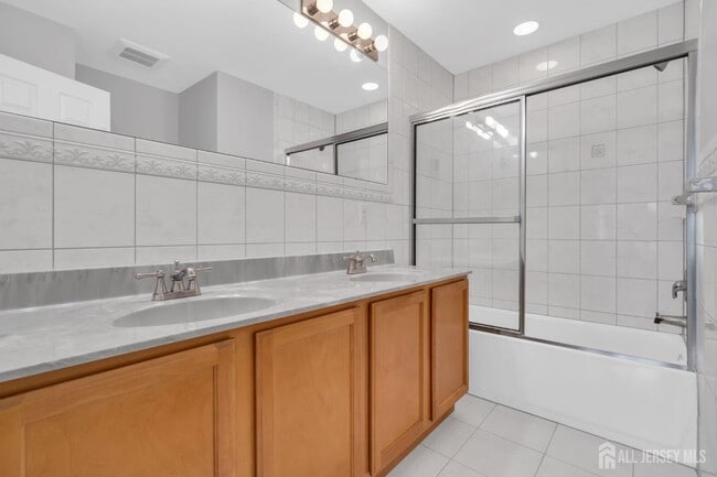 Building Photo - 129 Ademics Way