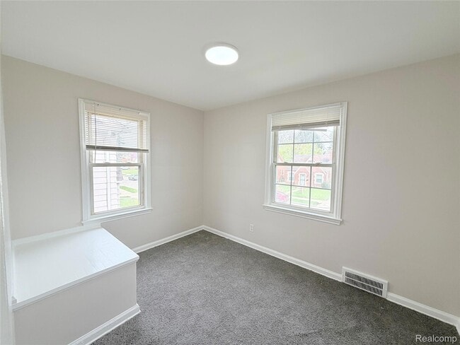 Building Photo - 11375 Roxbury St