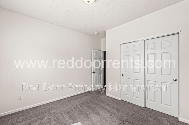 Building Photo - 4920 Penoyer Ln