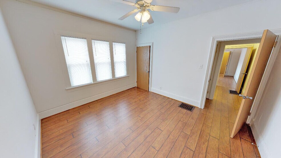 1ST BDR - 521 W Edwards St