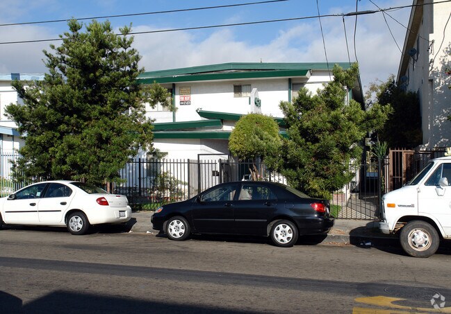 Building Photo - 421 Venice Way