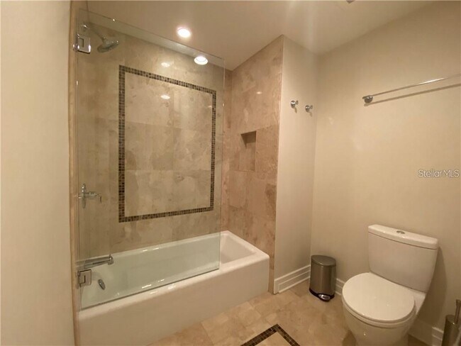 Building Photo - 331 Cleveland St