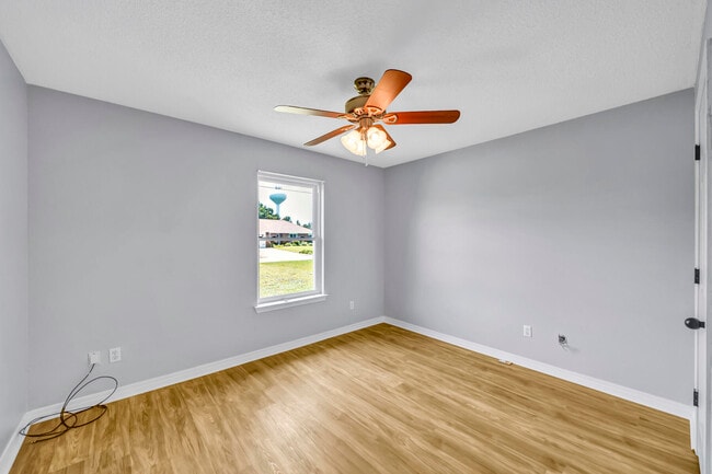 Building Photo - 7216 Antoinette Cir