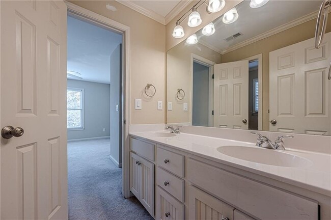 Building Photo - 927 Laurel Wood Ct