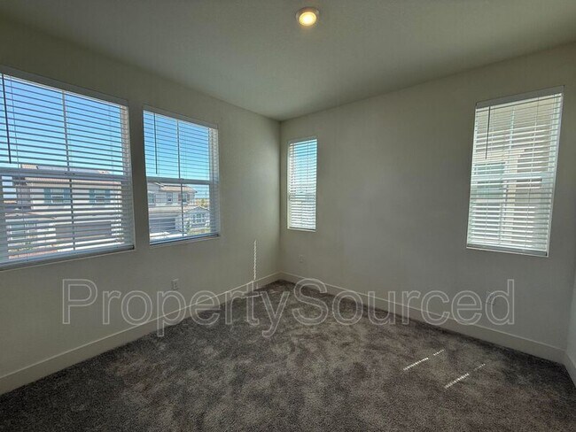 Building Photo - 1724 Jade Pl