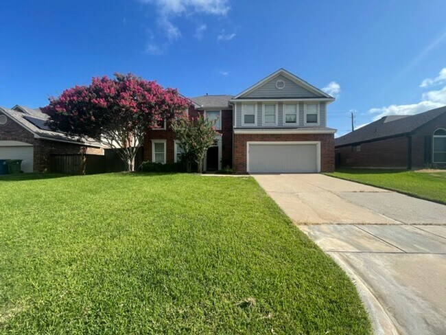 Building Photo - 3222 Mapleridge Dr