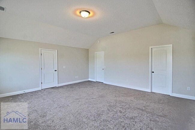 Building Photo - 180 Mcclelland Lp NE