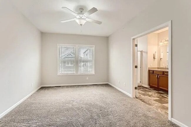 Building Photo - Beautiful Updated Townhouse- Maple Grove