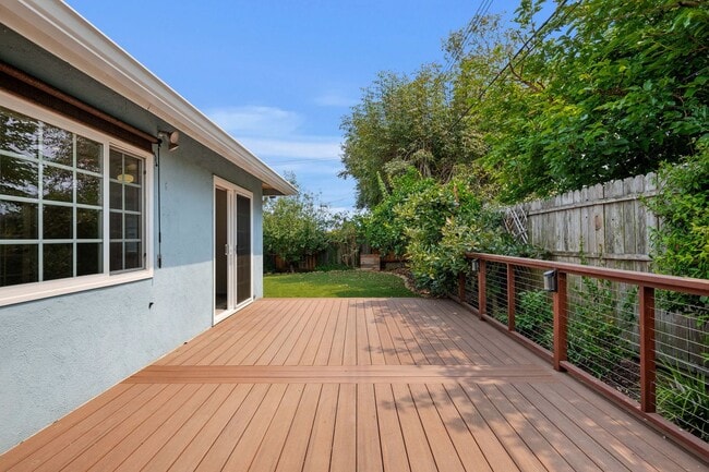 Building Photo - Charming 3-Bed, 2-Bath Home for Rent in Go...