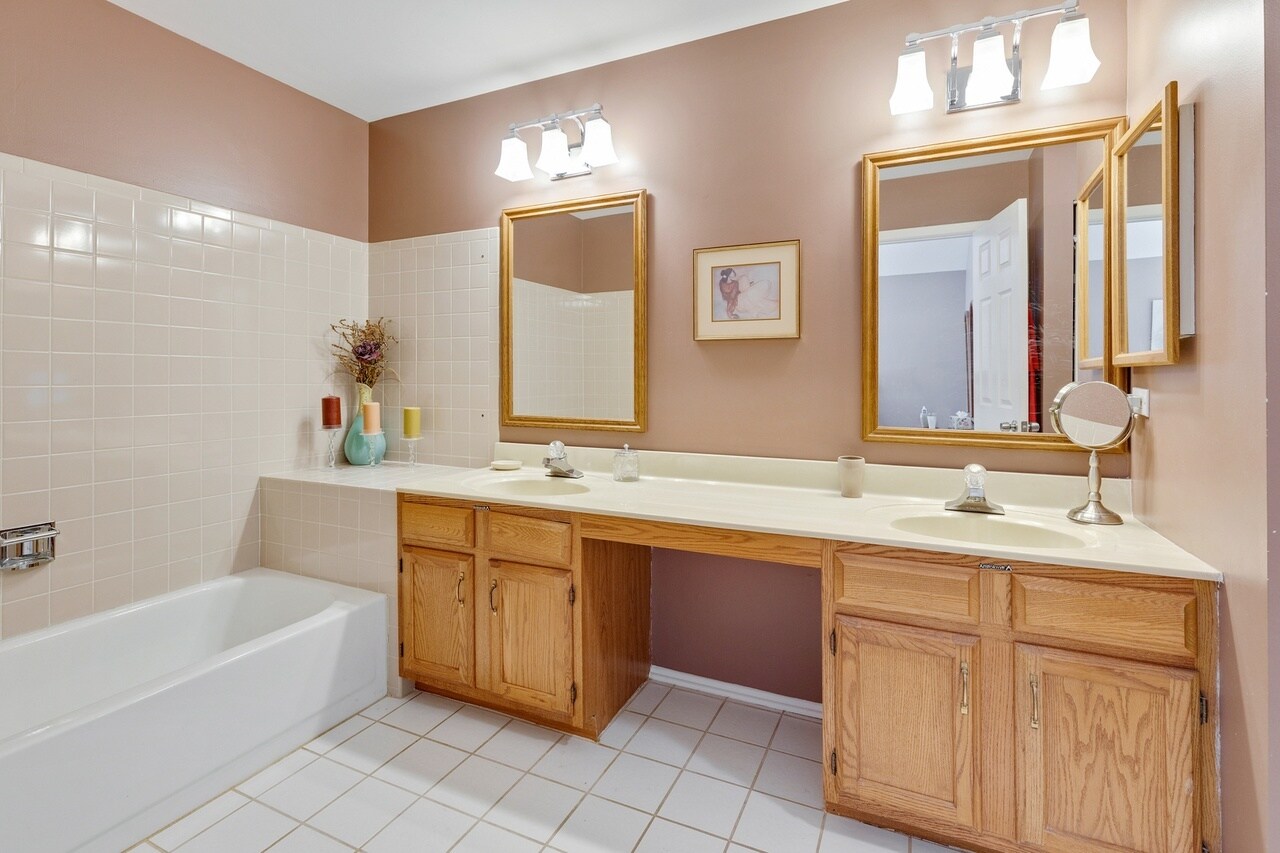 Building Photo - 2344 County Farm Ln