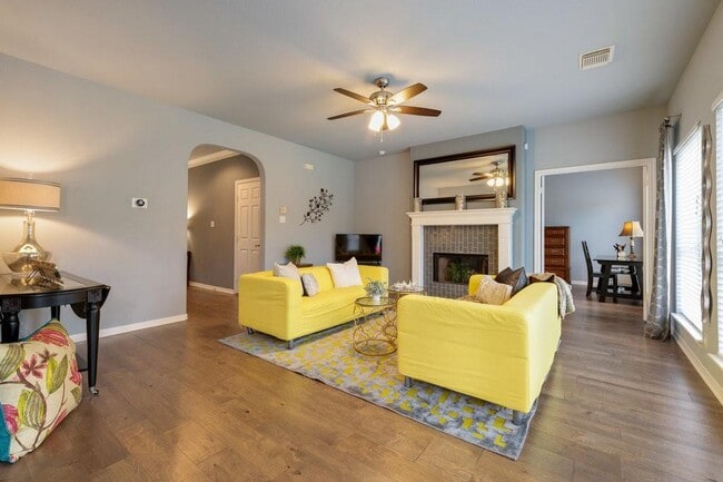 Building Photo - 14403 Olive Hill Dr