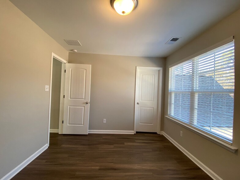 Building Photo - 4213 Tutwiler Ave