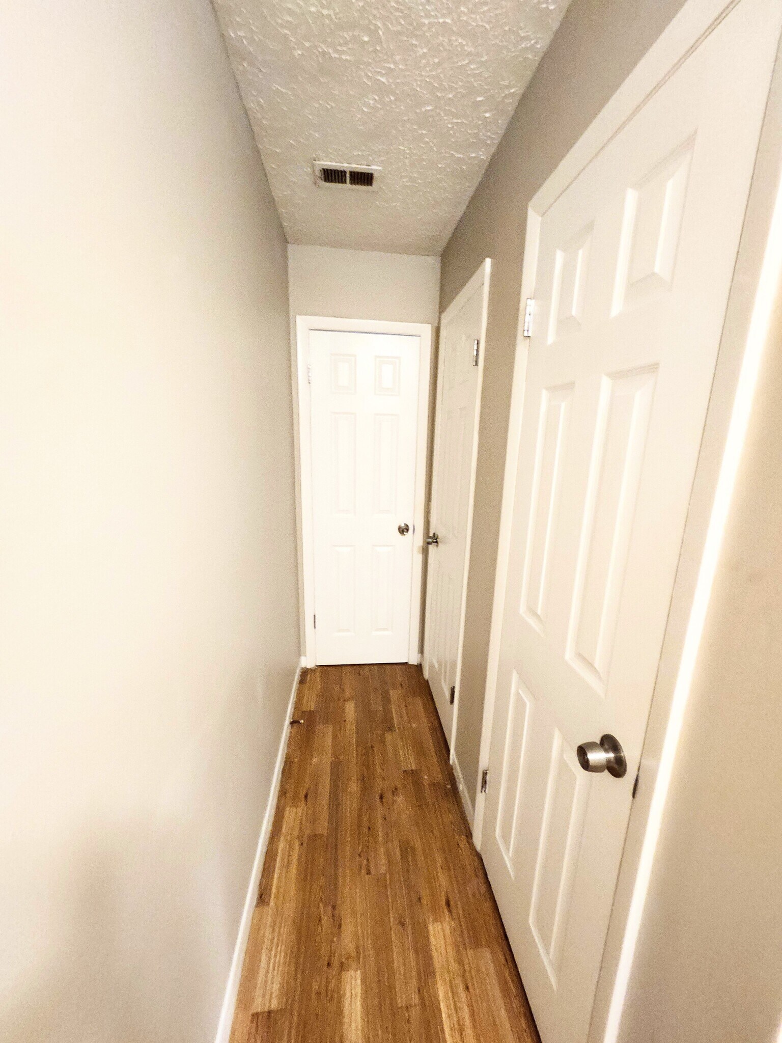 Building Photo - 5230 Beach Dr