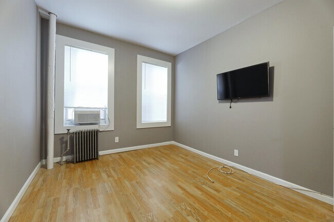 Building Photo - 301 79th St