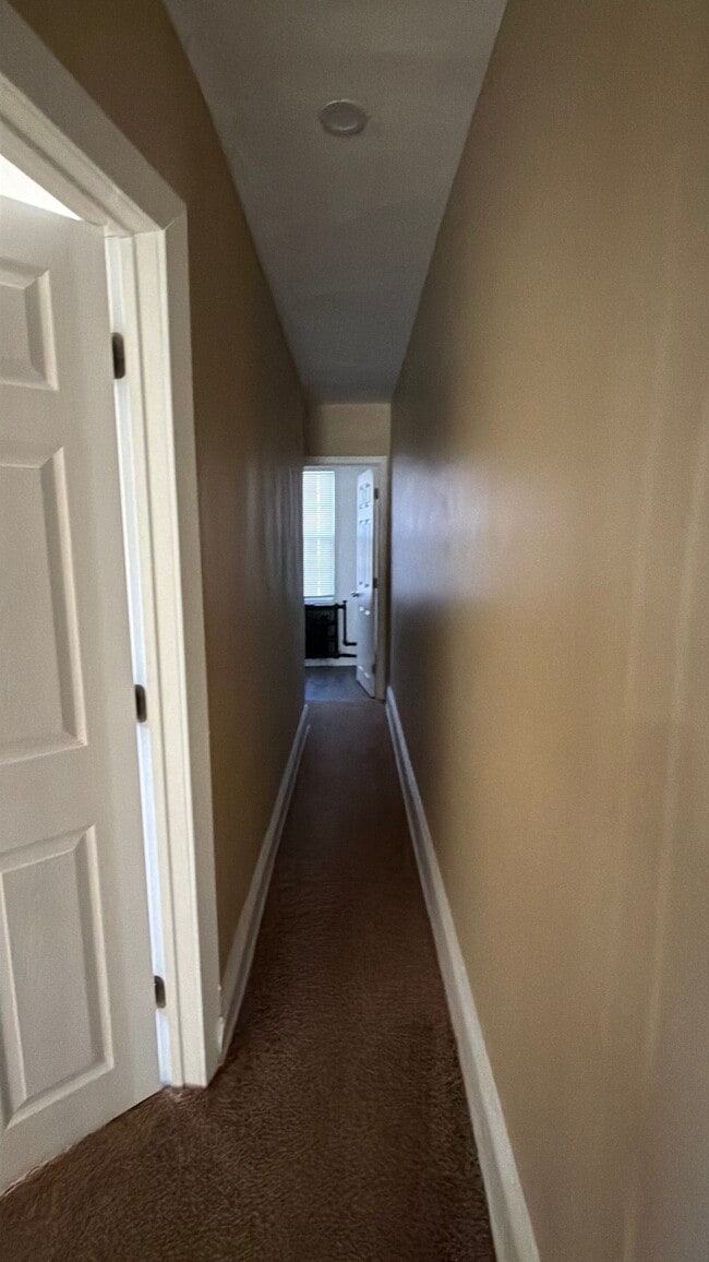 Building Photo - 1815 W 2nd St