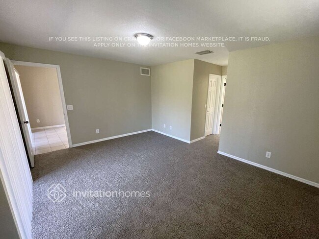 Building Photo - 1475 Paxton Terrace