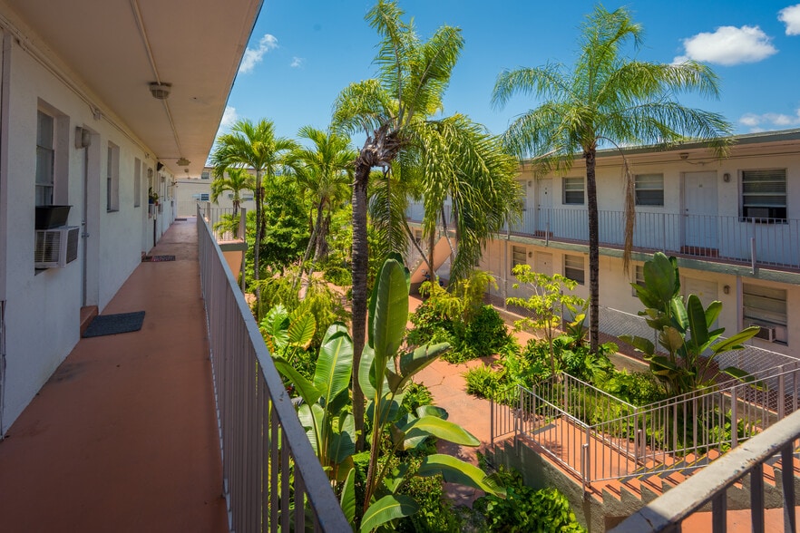 Building Photo - Miami Station