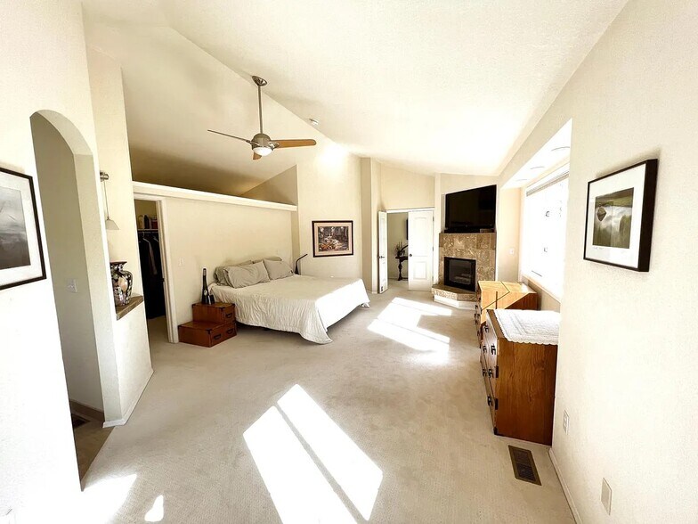 Building Photo - 995 Quince Ave