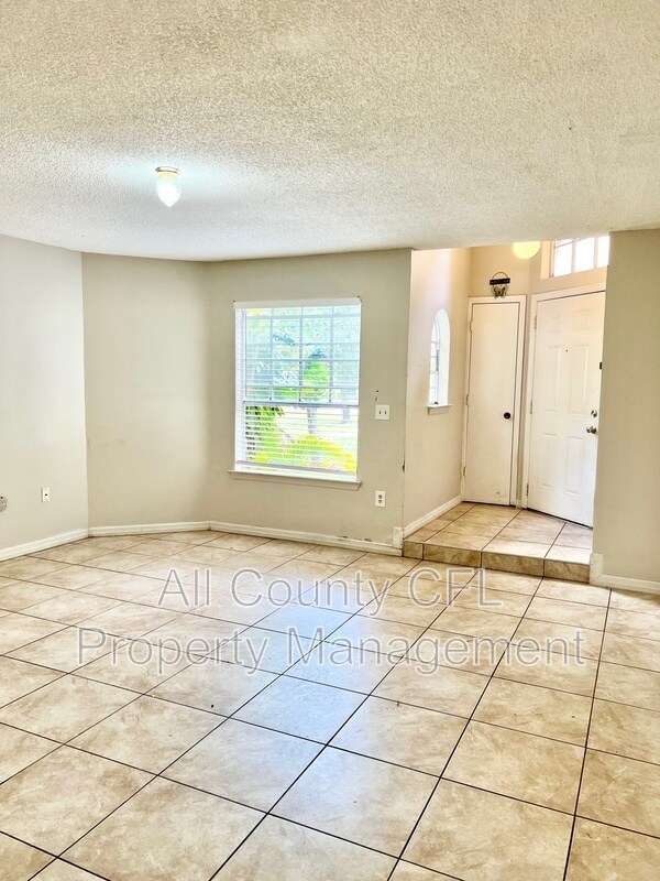 Building Photo - 401 Fountainhead Cir