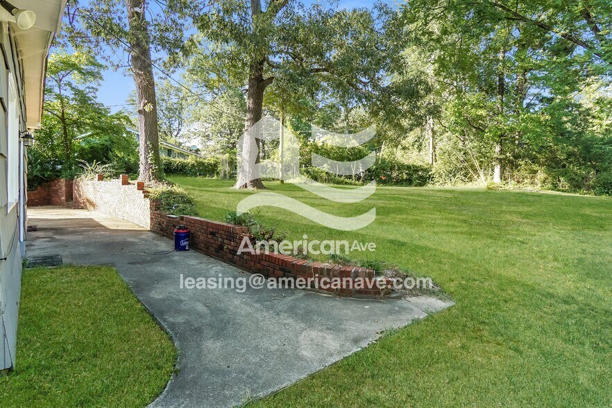 Building Photo - 620 Glen Crest Dr