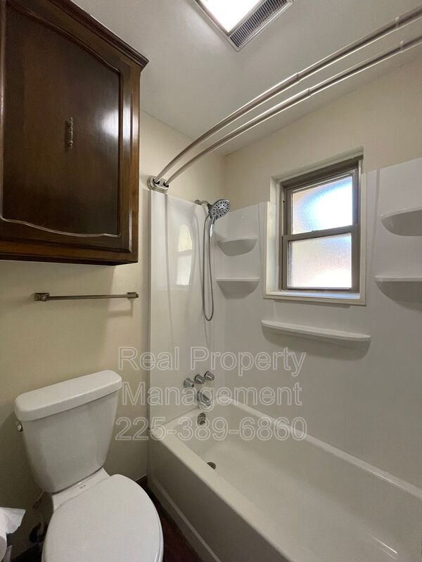 Building Photo - 4513 Woodlyn Dr