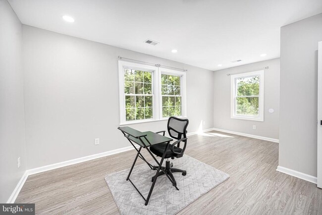 Building Photo - 2800 Upshur St