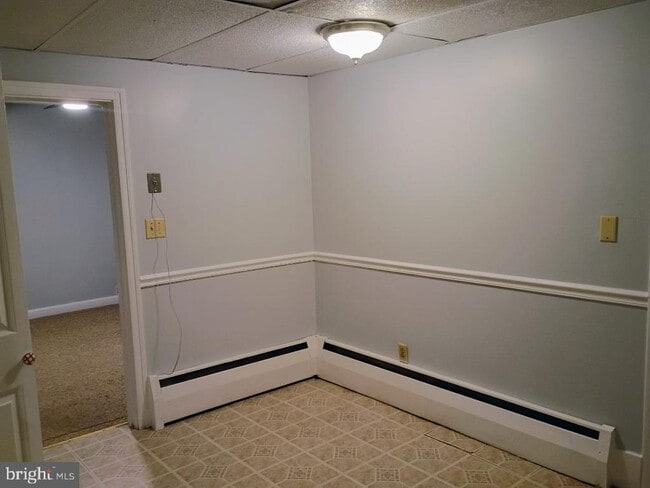 Building Photo - 19 W Locust St