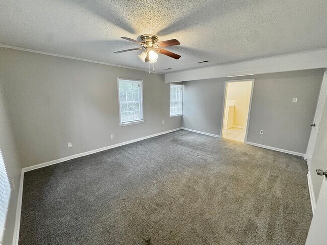 Building Photo - 2664 Richwood St