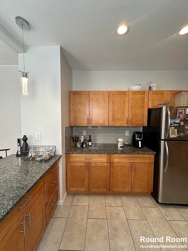 Building Photo - 384 Washington St