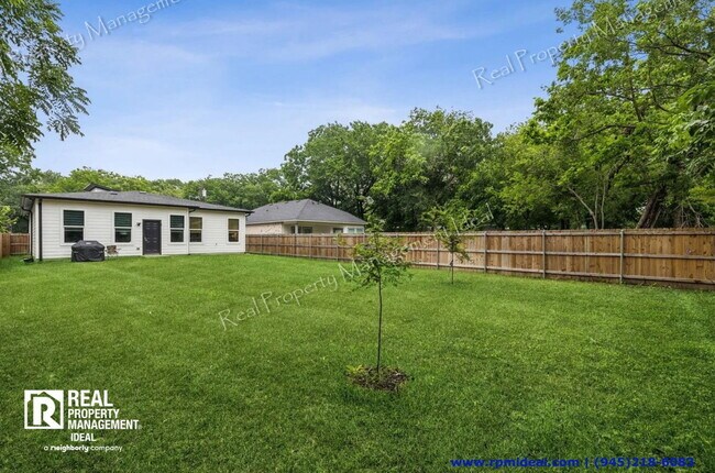 Building Photo - 8728 Dunlap St