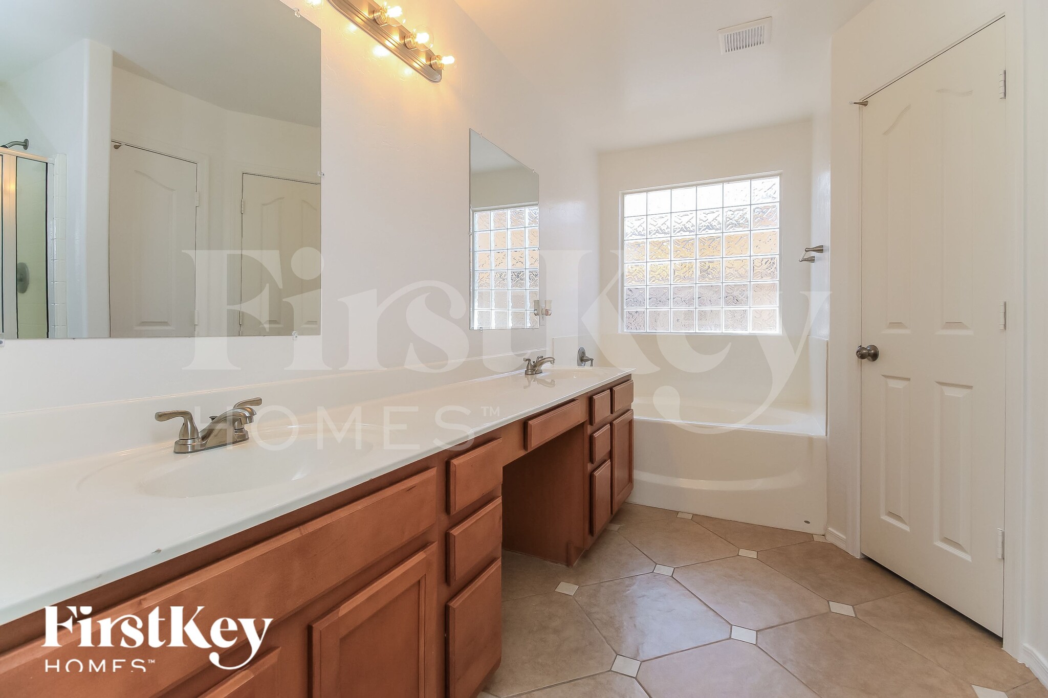 Building Photo - 3645 E Shapinsay Dr